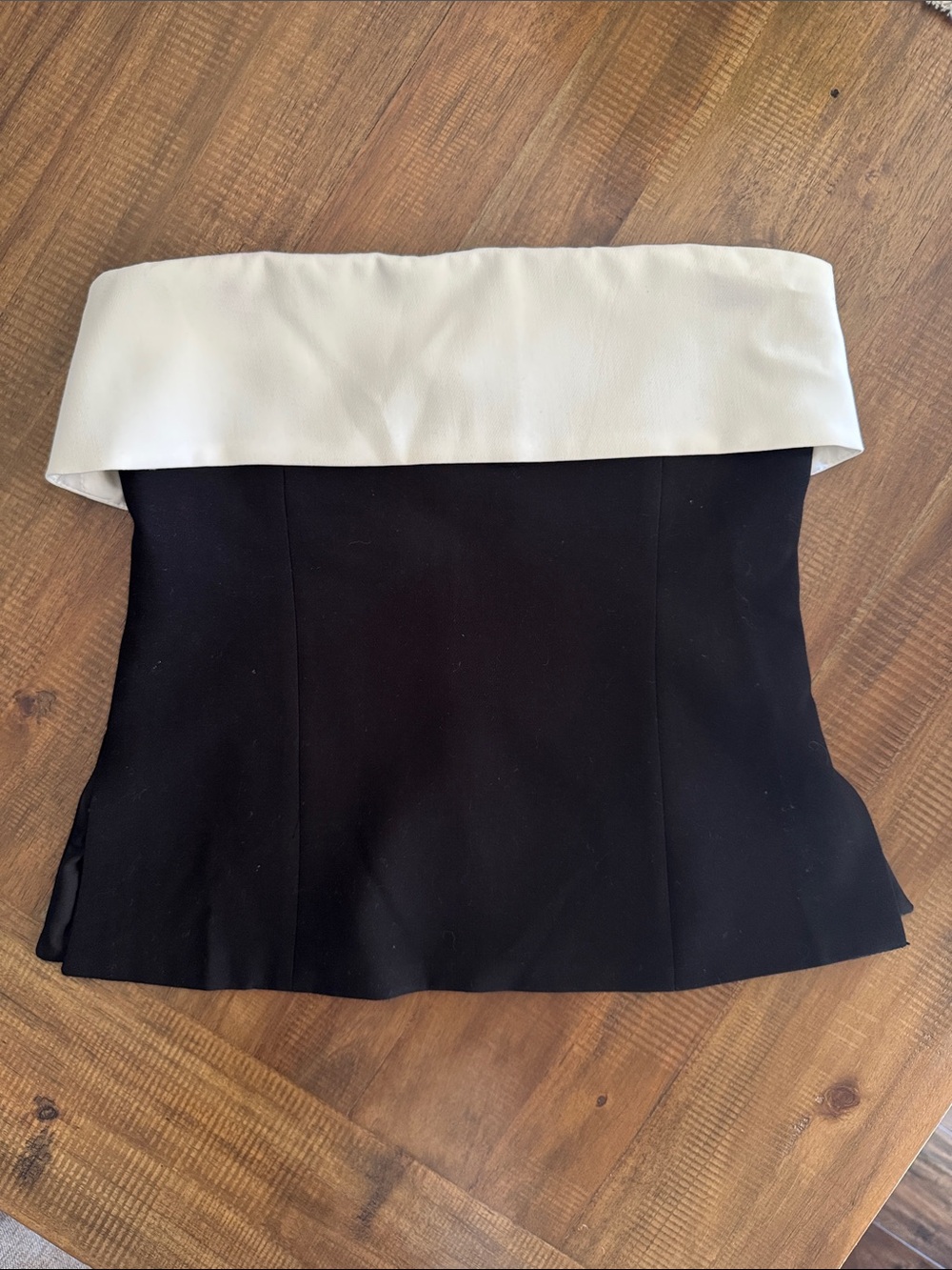 Off-Shoulder Black and White Strapless Blouse